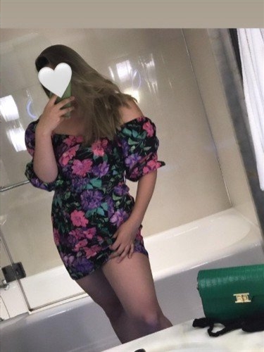 Enjoy sex with gfe escort Anais Vip Le puy en Velay