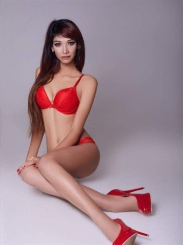 Escort Azadi,Capri young existing lady