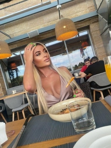 Clara, 22, Altendorf - Switzerland, Private escort