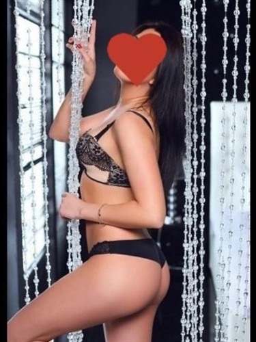 Naughty tattooed escort Dorsaf Harderwijk