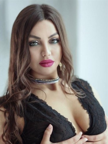 Layal independent Romanian escort Hikari Komoto Vilamoura