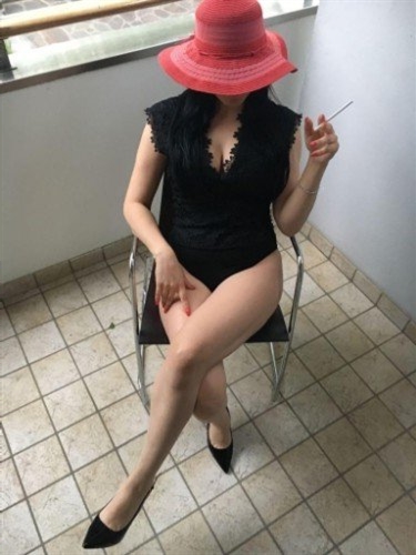 Independent lady private escort Jasmia Limerick