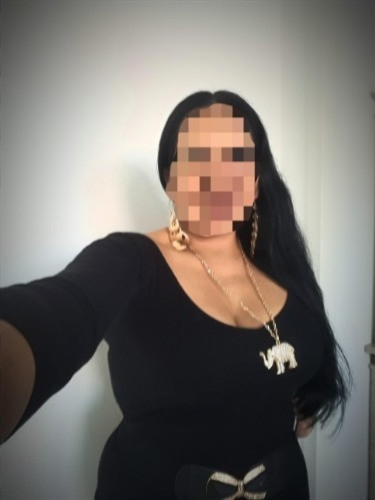 Escort Madhabi,Berlin amazing body gfe