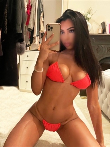 Maponga, 19, Grenoble - France, Private escort