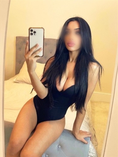 Escort Maponga,Grenoble hot petite body