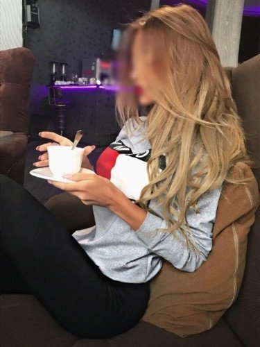 Nurie, 24, Terni - Italy, Cumshot on body