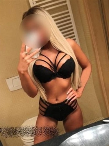 Escort Raghada,Aubange cim blowjob