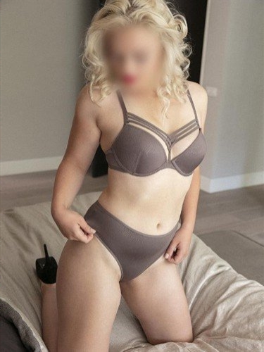 Escort Vaulikki,Evreux ivy book me now